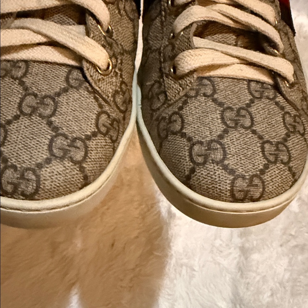 Gucci Women’s GG Supreme Sneaker in Brown with Red & Blue - Picture 2 of 7